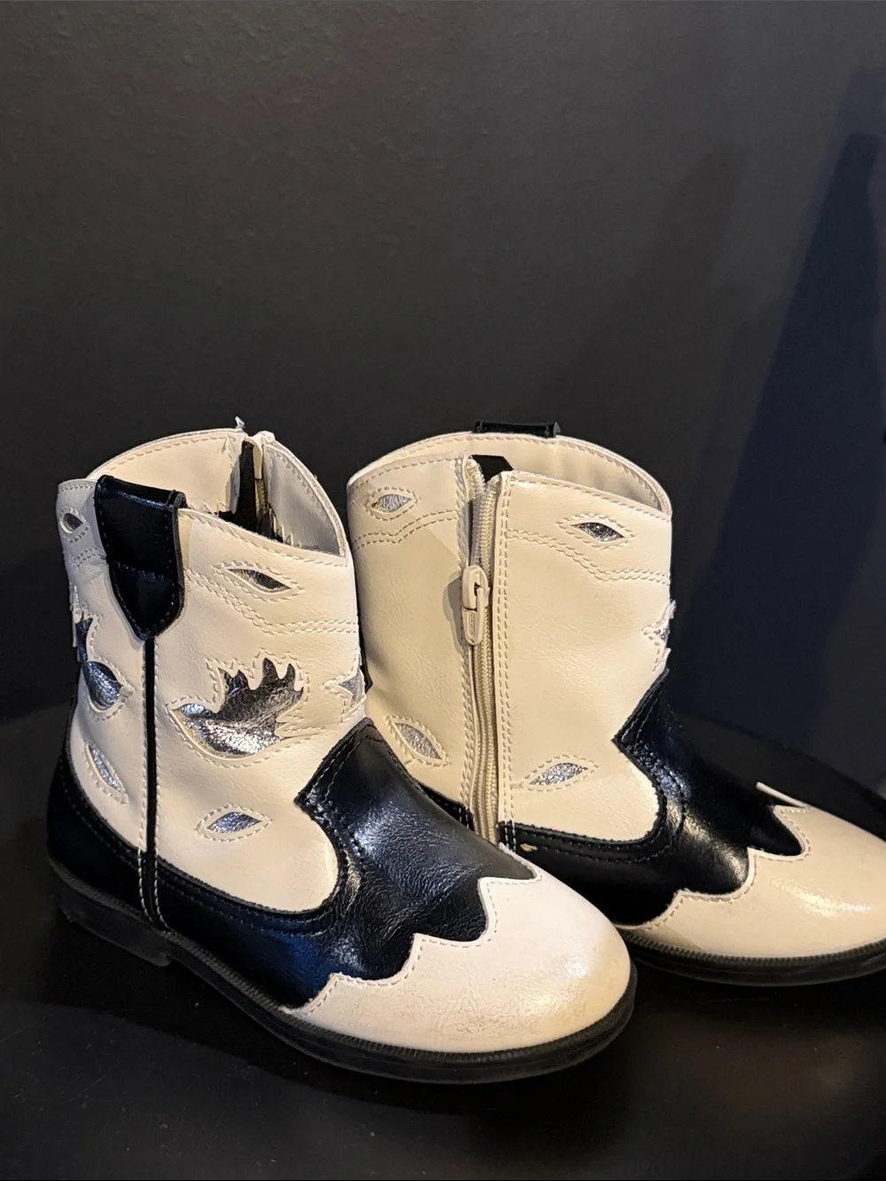 Zara Kids Western Star Leather Cowboy Boots in Cream and Black